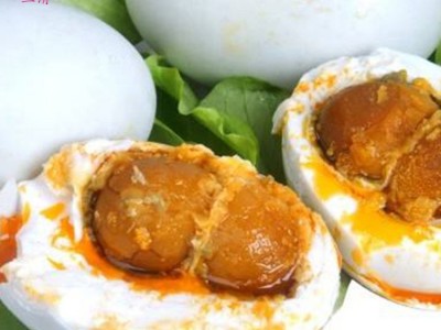 金丝双黄蛋真空包装油沙咸淡适中马踏湖本湖鸭蛋开袋即食厂家直供图2