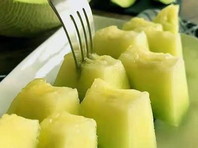 网纹瓜山东玫珑蜜瓜甜瓜当季新鲜水果非哈密瓜西州蜜脆糯冰淇淋瓜图2