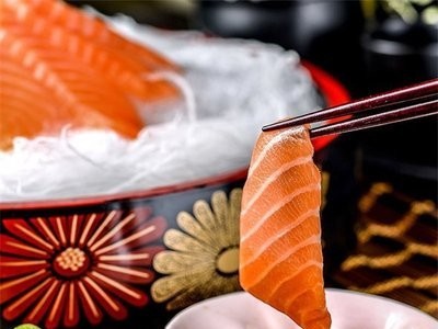 国产三文鱼刺身中段 冰鲜三文鱼刺身三文鱼片 酒店供应冷链运输图3