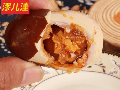 【烤鸭蛋】厂家批发红心冒油起沙烤鸭蛋 即食咸香可口沙软烤鸭蛋图4