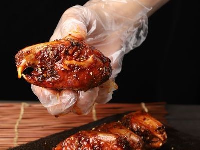厂家批发四川特产麻辣兔头160g2个装四川网红麻辣肉类零食代加工图4