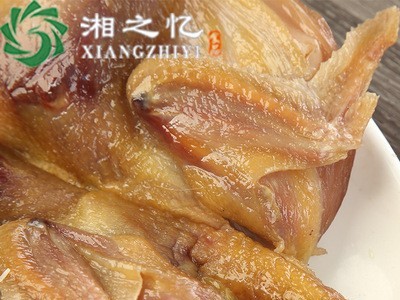 湖北特产风干腊鸡咸鸡风吹老母鸡腊味整只散装1.5斤腌腊食品厂家图3