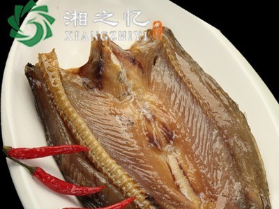 湖北特产非烟熏风干腊鱼咸鱼干腊草鱼干腊味干货500g腌腊食品厂家图3
