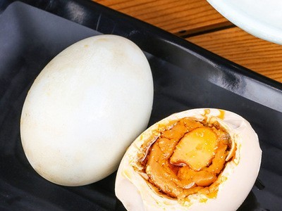 50~60g*20枚海鸭蛋北部湾红树林流油海鸭咸蛋熟即食整箱批发代发图2