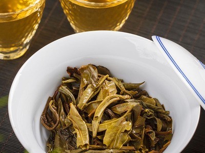 厂家批发云南普洱茶易武生茶饼茶叶357g七子饼纯料2018图4