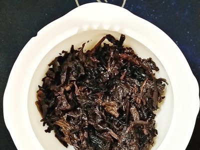 黎堃 云南普洱熟茶 老茶熟普洱茶傣乡贡茶 傣族传统制茶工艺图4