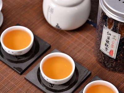 谦润批发安溪浓香型陈年老乌龙茶仙草铁观音散装春茶罐装250g包邮图4