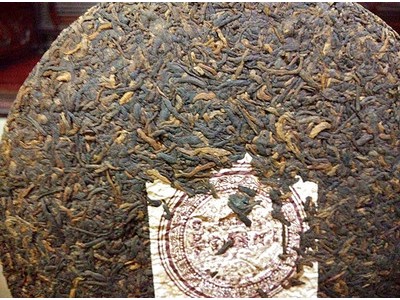 云南普洱茶叶2013百年陈香熟茶七子宫廷饼357克 古树纯料厂家批发图4