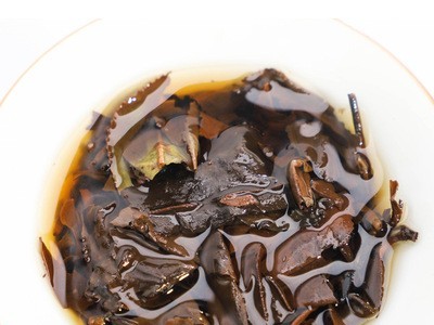 2016年福鼎珍藏寿眉白茶饼 毫香浓郁350克贡眉饼 茶叶厂家批发图4