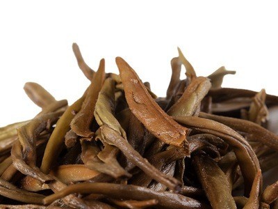 批发云南白茶茶饼 白毫银针茶饼 357克 高山白茶 全芽头一口料图4