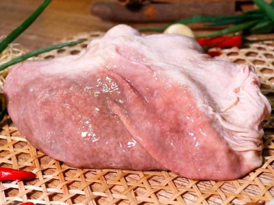 新鲜黑毛猪藏香猪现杀10斤起批黑猪肉过年送礼厂家直供特产批发图2