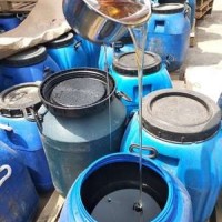 [批发零售]桶装土蜂蜜 洋槐蜜 百花蜜厂家直发蜂蜜制品 一桶140斤