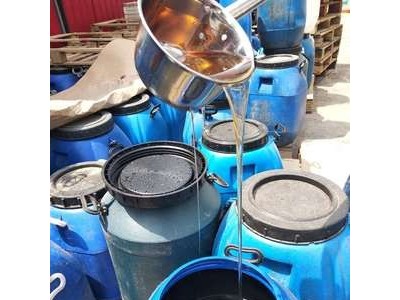[批发零售]桶装土蜂蜜 洋槐蜜 百花蜜厂家直发蜂蜜制品 一桶140斤图2