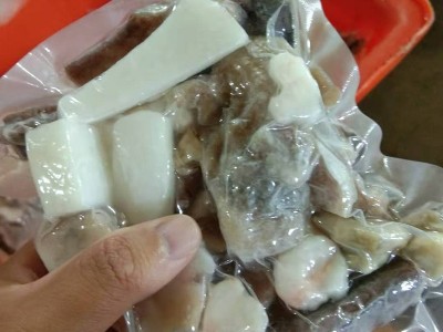 舟山厂家供应墨鱼块 章鱼块 虾仁 鱿鱼块 海鲜配菜图3