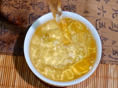 云南普洱茶叁号定制普洱茶生茶饼紧压茶357g饼批发厂家直销定制茶图4