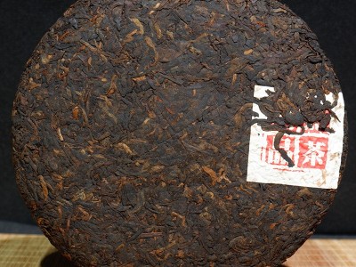 云南普洱茶叁号定制普洱茶熟茶饼紧压茶357g饼批发厂家直销定制茶图3