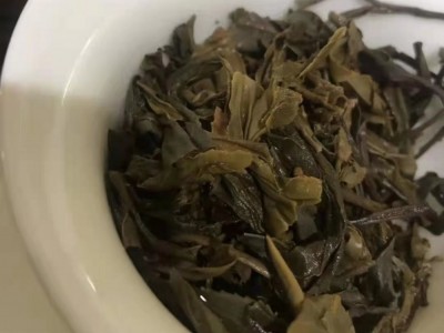 云南临沧产地普洱生产厂家批发东古树普洱生茶图5