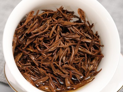 武夷山金骏眉红茶茶叶 黑芽 灰芽小菜茶芽正山小种散装礼盒装图5