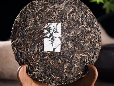 普洱茶生茶 2015年班章生态茶 357克 一口料压制 原产地厂家批发图2