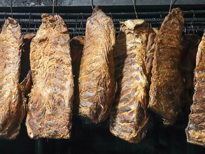 加工定制黑土猪烟熏腊骨头腊肉腊肠腊货农家自制腌腊烟熏腊猪排图5