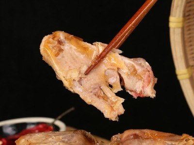 900g手撕麻椒鸡扒鸡批发 藤椒麻油鸡下酒菜 即食卤味手撕鸡现货图2