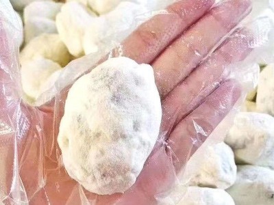 现货奶枣 洛可莱巴旦木奶酪枣130g袋装休闲零食坚果图2
