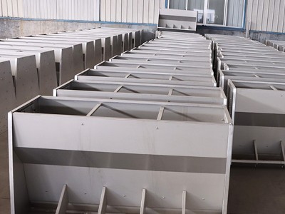 不锈钢单双面育肥保育料槽自动下料猪食槽304不锈钢料槽图2