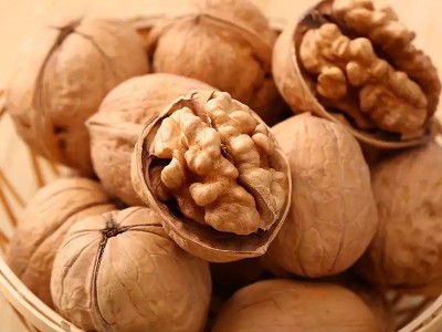 新疆185纸皮烤核桃1250g礼盒小包装五香奶油草本味手剥烤薄壳核桃图2