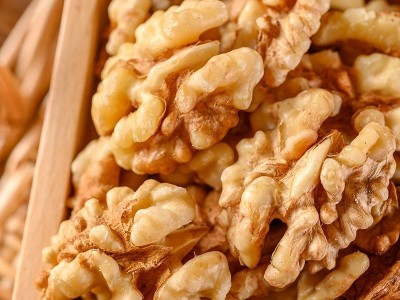 新货奶香椒盐熟新疆核桃仁无壳纸皮500g椒盐味果仁坚果零食熟批发图2