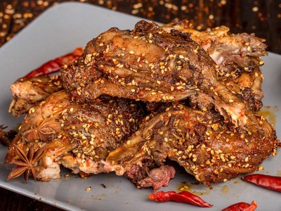 批发风味小吃整个鸡架油炸小吃鸡架调理腌制冷冻半成品鸡架批发图3