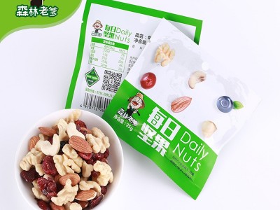 网红每日坚果代餐健康混合坚果孕妇家庭休闲零食大礼包贴批发厂家图5