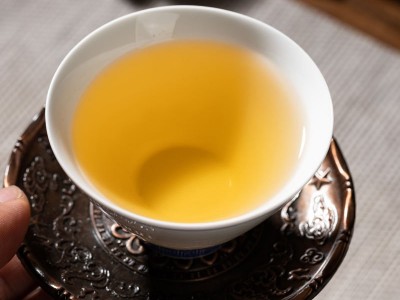 2022益仓普布朗之春头春布朗山大树纯料 普洱茶生茶 七子饼茶357g图3