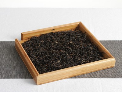批发 云南凤庆红茶 滇红茶 滇红功夫茶 古树红茶 毛峰 80克盒装图2