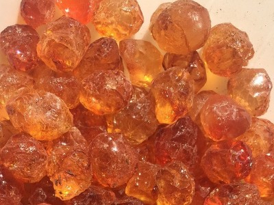手工少杂质人工精修剪桃胶批发 中颗粒水晶桃胶 产地桃花泪桃树胶图4