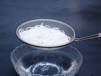 桂林米粉调和粉餐饮米线粉丝免煮即食可汤可拌透明袋装无字图5