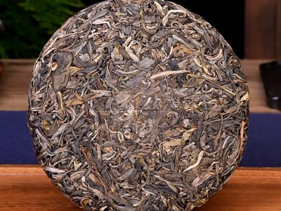 云南半坡茶业头春老树茶业易武普洱茶生茶茶饼厂家现货直供200g饼图2