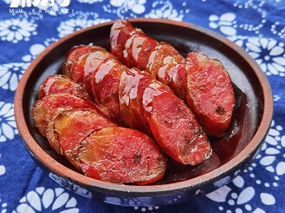 湘西特产正宗木房子品牌烟熏香肠腊肠肥瘦均匀瘦肉条厂家直销批发图4