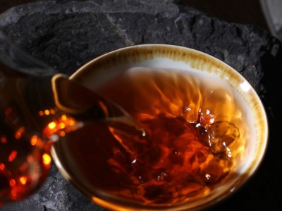 云南普洱茶勐海普洱2017年春茶1级熟茶500g散装黑茶一口料图3
