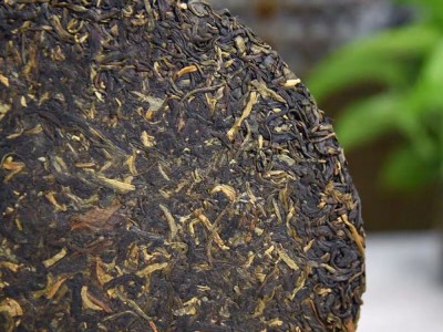 2002年龙园号麻黑野生茶 龙园号易武麻黑生茶 云南普洱茶357g/饼图5