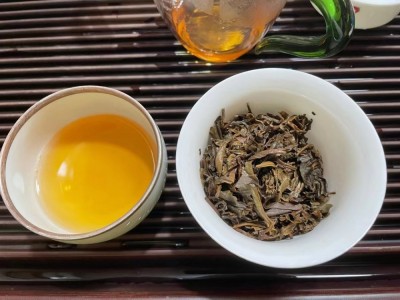 2007年中茶班章七子饼茶生茶 云南普洱茶357g/饼图5
