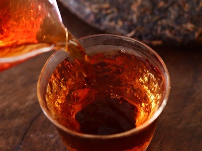 七彩云南 庆沣祥 珍藏陈香饼（黑字）普洱熟茶礼盒 357克图2