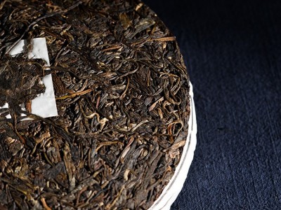 云南产地普洱茶 2013年忙肺古树茶生饼7年干仓存放醇香陈年普洱茶图3