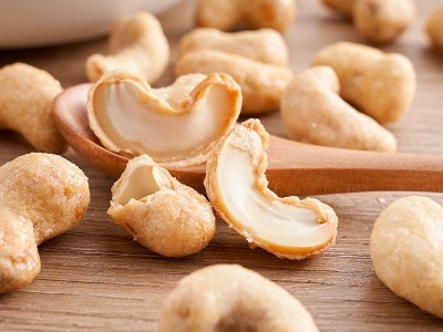 新货炭烧腰果500g大罐装袋装网红带皮腰果仁原味熟生果仁零食年货图2