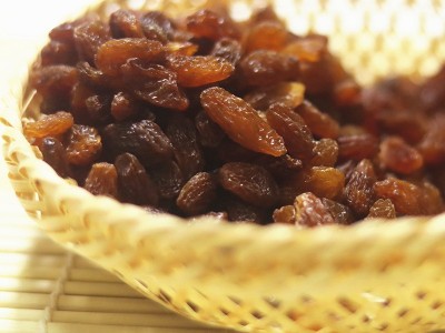 意果立免洗提子干小颗粒8kg 新疆提子葡萄干整箱装 烘焙葡萄干粒图5