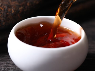 云南勐海2014年七子饼普洱茶熟茶 厂家批发陈年普洱茶饼357g茶叶图2