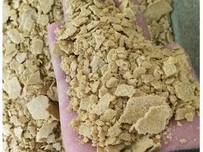 聚鑫农业批发压榨黄豆片饼钓鱼打窝 厂家自产豆饼块牲口动物饲料图5