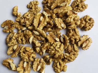 新疆185纸皮核桃仁厂家大量批发 尖白头路头路二路三路核桃仁新货图5