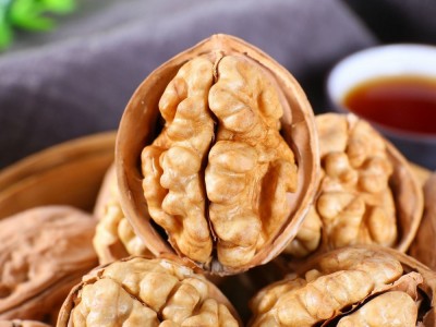 新疆阿克苏185纸皮核桃手捏原味薄皮核桃散装厂家年货批发可批发图3
