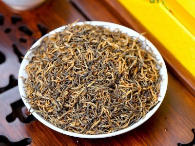 2022年新茶福建蜜香型金骏眉红茶茶叶散装陶瓷礼盒装500克批发图2