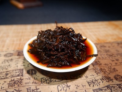 云南勐海洱茶普批发茶树王金针熟茶饼357g厂家直销茶叶可定制贴牌图4